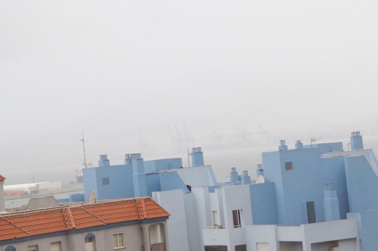 Tiny Apartment On The Roof Touching Gibraltar La Línea de la Concepción Exterior foto
